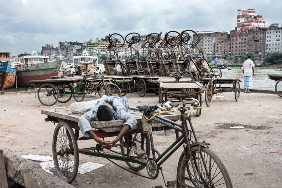 %_tempFileName9352%20-%20Dhaka,%20rickshaw%20parking%